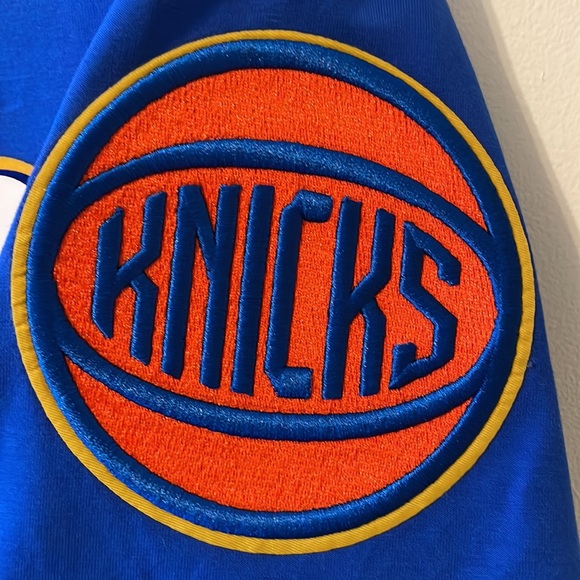 New York Knicks Size Large T Shirt. Brand New. - Picture 7 of 8